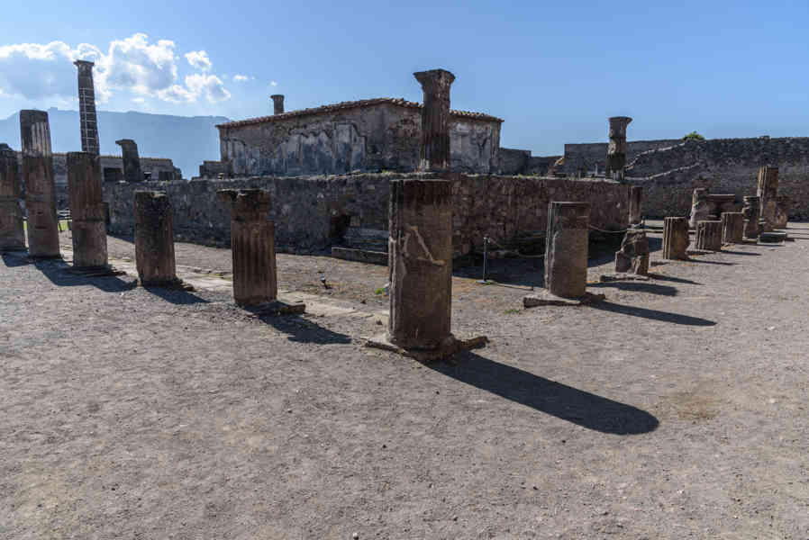 045 - Italia - Pompeya - parque arqueológico de Pompeya - Casa de Rómulo y Remo.jpg